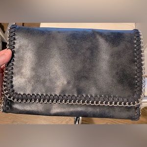 Chelsea28 Black Chain-Link Convertible Crossbody Clutch